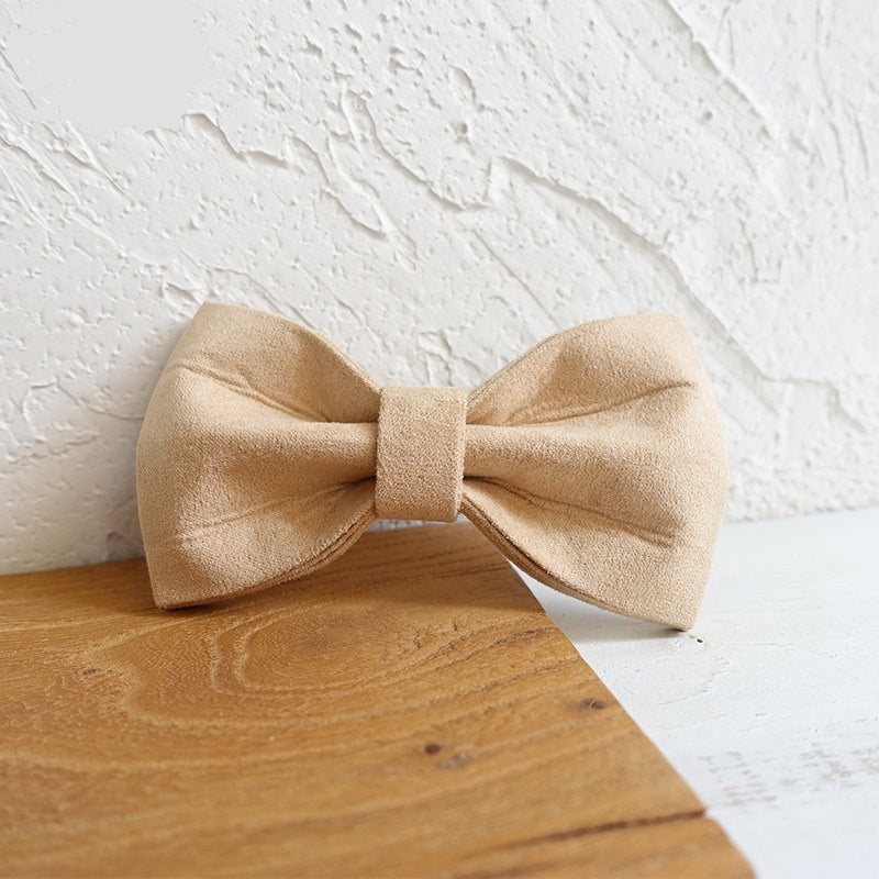 Nude Bow-Tie Traction Collar: Stylish